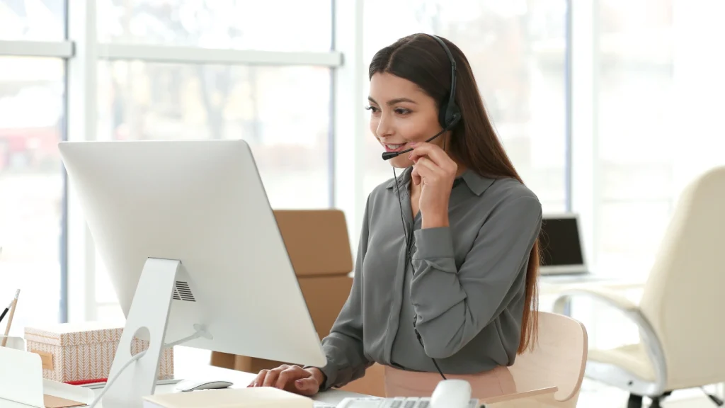 Comprehensive CX Solutions: Multichannel Support, Technical Assistance, and Brand Reputation Management Customer service agents providing multichannel support across voice, chat, email, and social media
